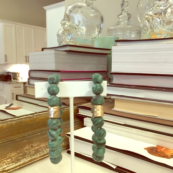 JEWELRY SALE⭐️⭐️⭐️ Jade color stone bead bracelet - Picture 2 of 2